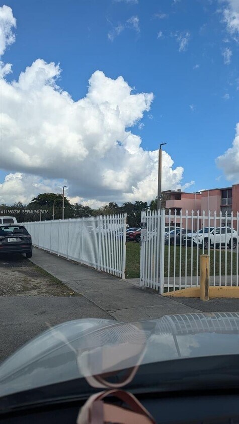 Foto del edificio - 19715 SW 114th Ave