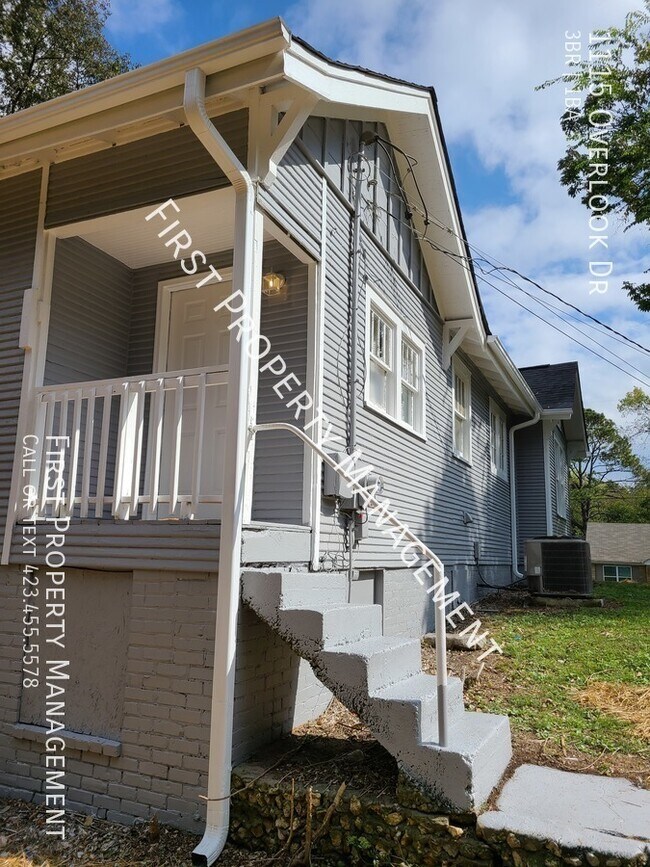 Building Photo - 3-bedroom Charming Home