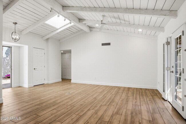 Foto del edificio - 8756 E Via De La Luna