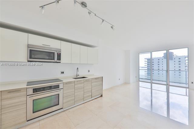 Foto del edificio - 1300 Brickell Bay Dr