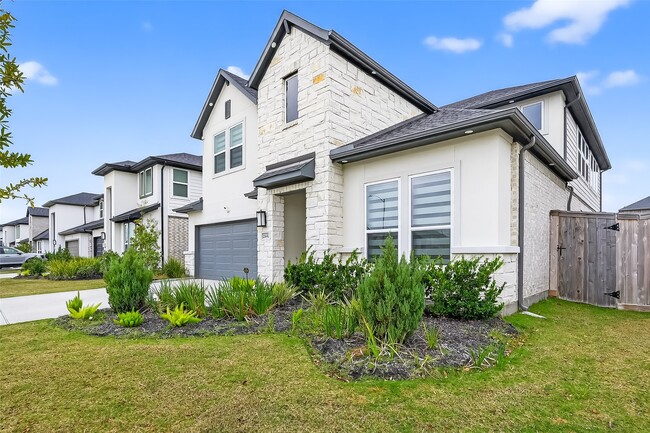 Building Photo - 21642 Laggan Clf Ln