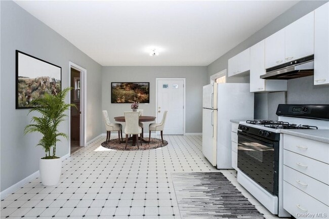 Building Photo - 274 Lockwood Ave