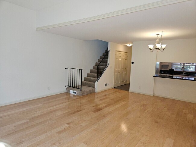 Building Photo - Superb Location for this Spacious 2 Bedroom 1.5 Bath Campbell Townhouse