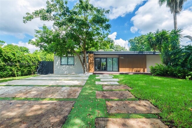 Foto del edificio - 1955 Alamanda Dr