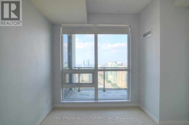 Building Photo - 510-3510 Curran Place