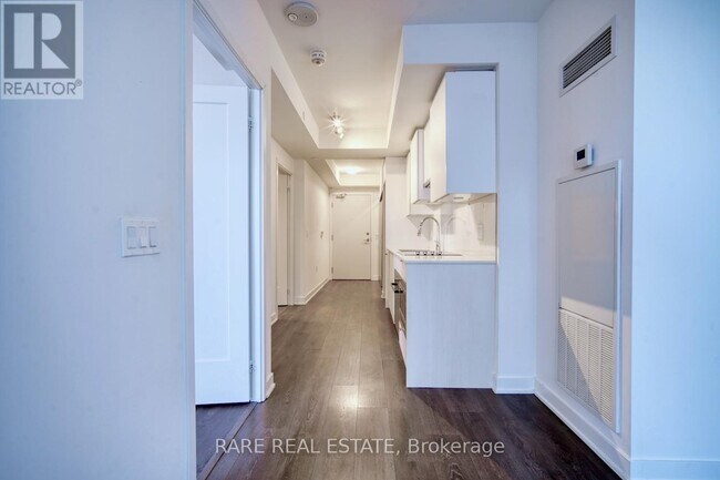 Building Photo - 195 Redpath Ave