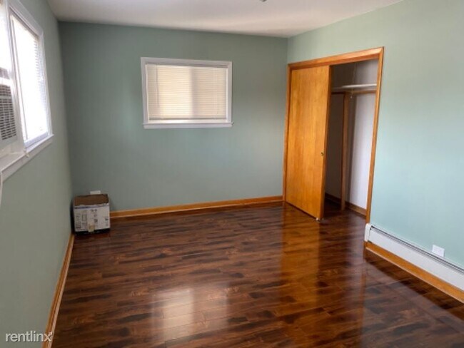 Foto del edificio - 5936 W Addison St