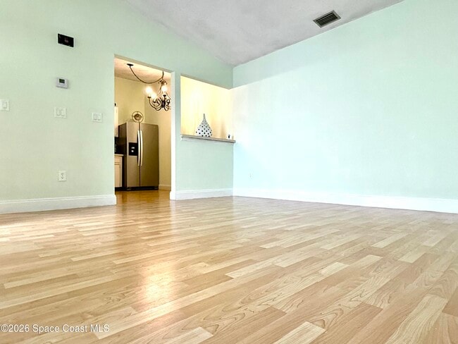 Foto del edificio - 1485 Malibu Cir NE