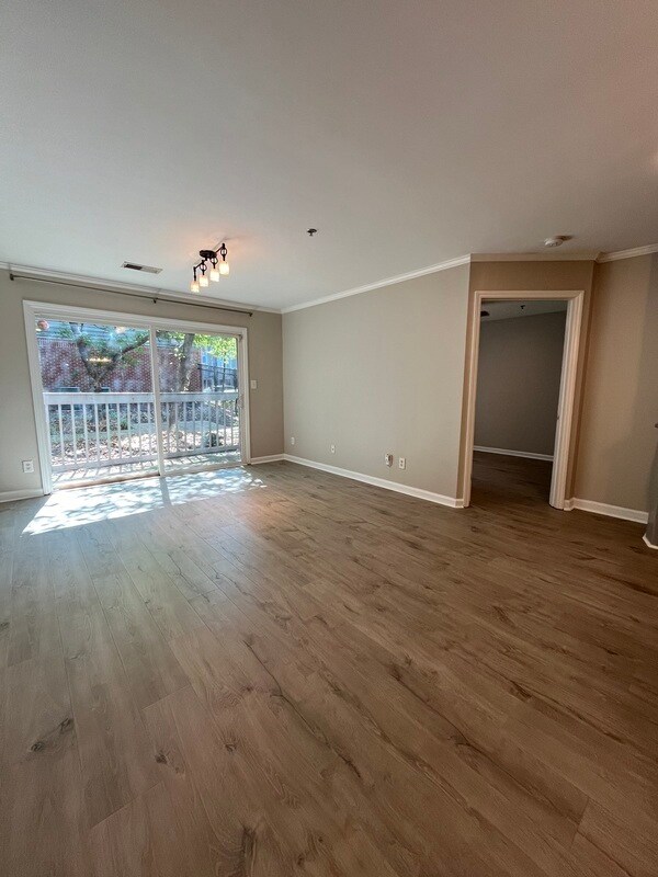 Foto del edificio - 517 N Graham St