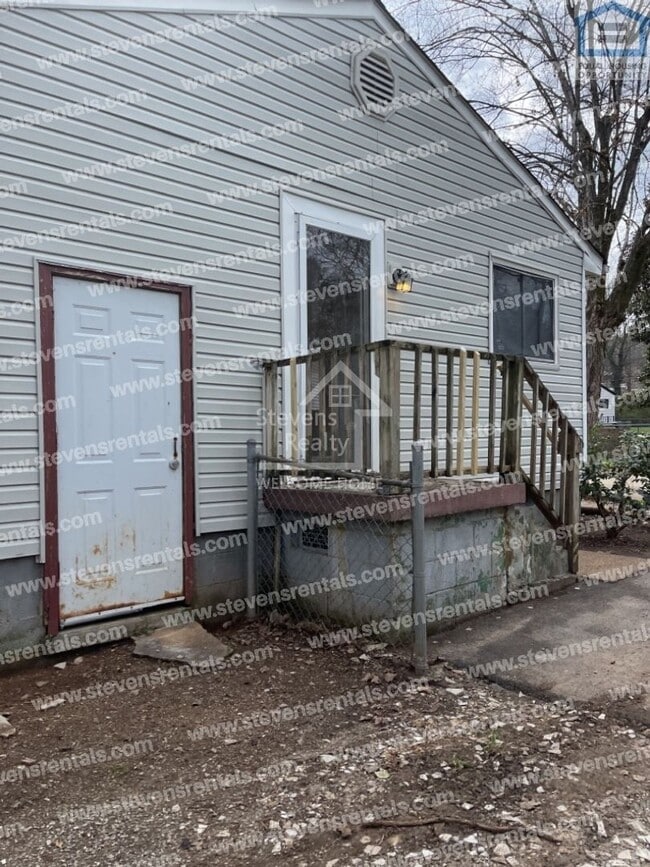 Building Photo - 1720 Cambridge Dr