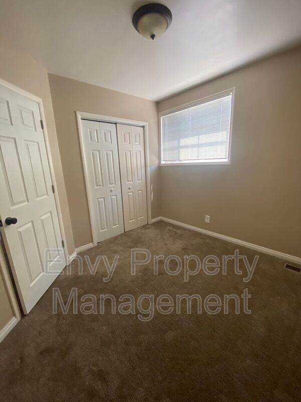 Building Photo - 2530 Gramercy Ave