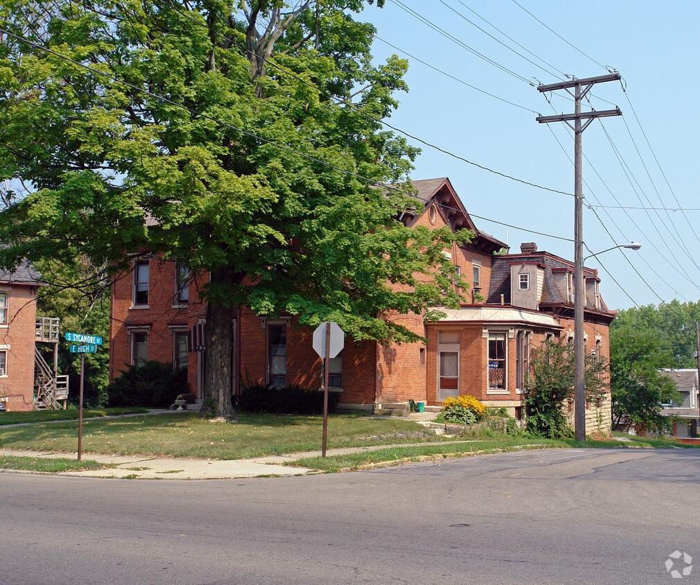 Primary Photo - 736 E High St