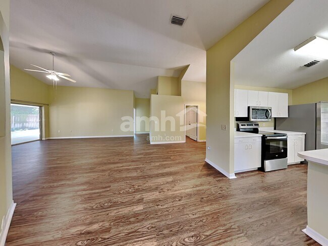 Building Photo - 2501 Tara Ct