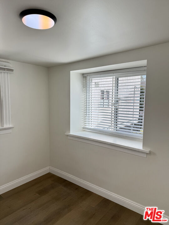 Foto del edificio - 44 Rose Ave