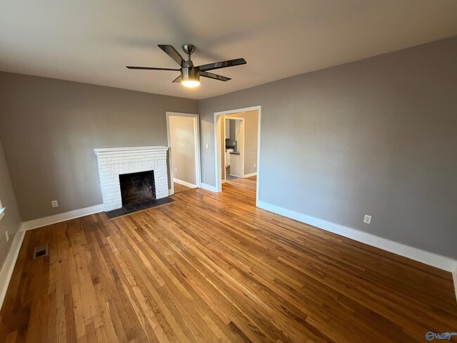 Foto del edificio - 1903 Enolam Blvd SE