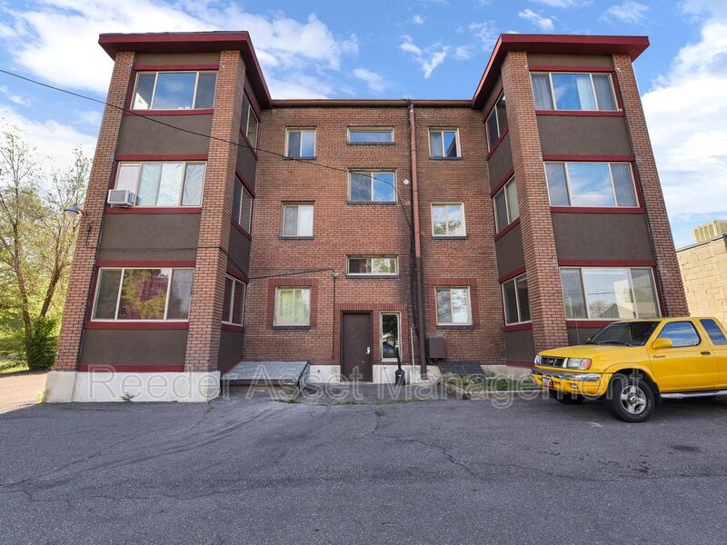 Building Photo - 2675 Grant Ave