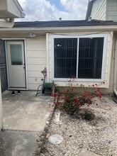 Building Photo - 6435 S Briar Bayou Dr