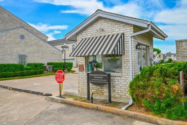 Building Photo - 618 Wilcrest Dr