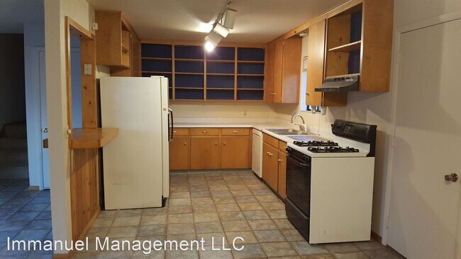 Foto del edificio - 3 br, 2 bath House - 6050 N Dodge Avenue