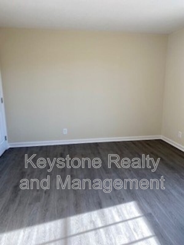 Building Photo - 131 Mace Ln