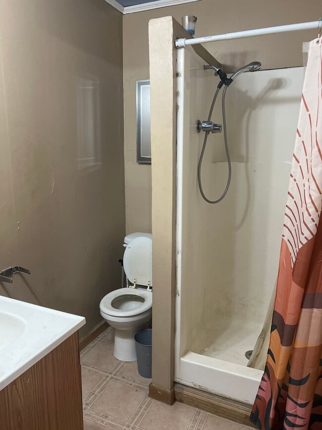 Foto del edificio - 2 bedroom home for lease with garage and a...
