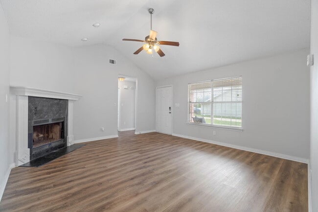 Foto del edificio - 1124 Bridlewood Path