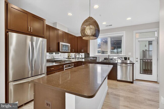 Foto del edificio - 10425 Fernwood Rd