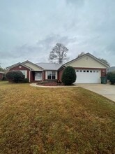 Building Photo - 114 Sioux St