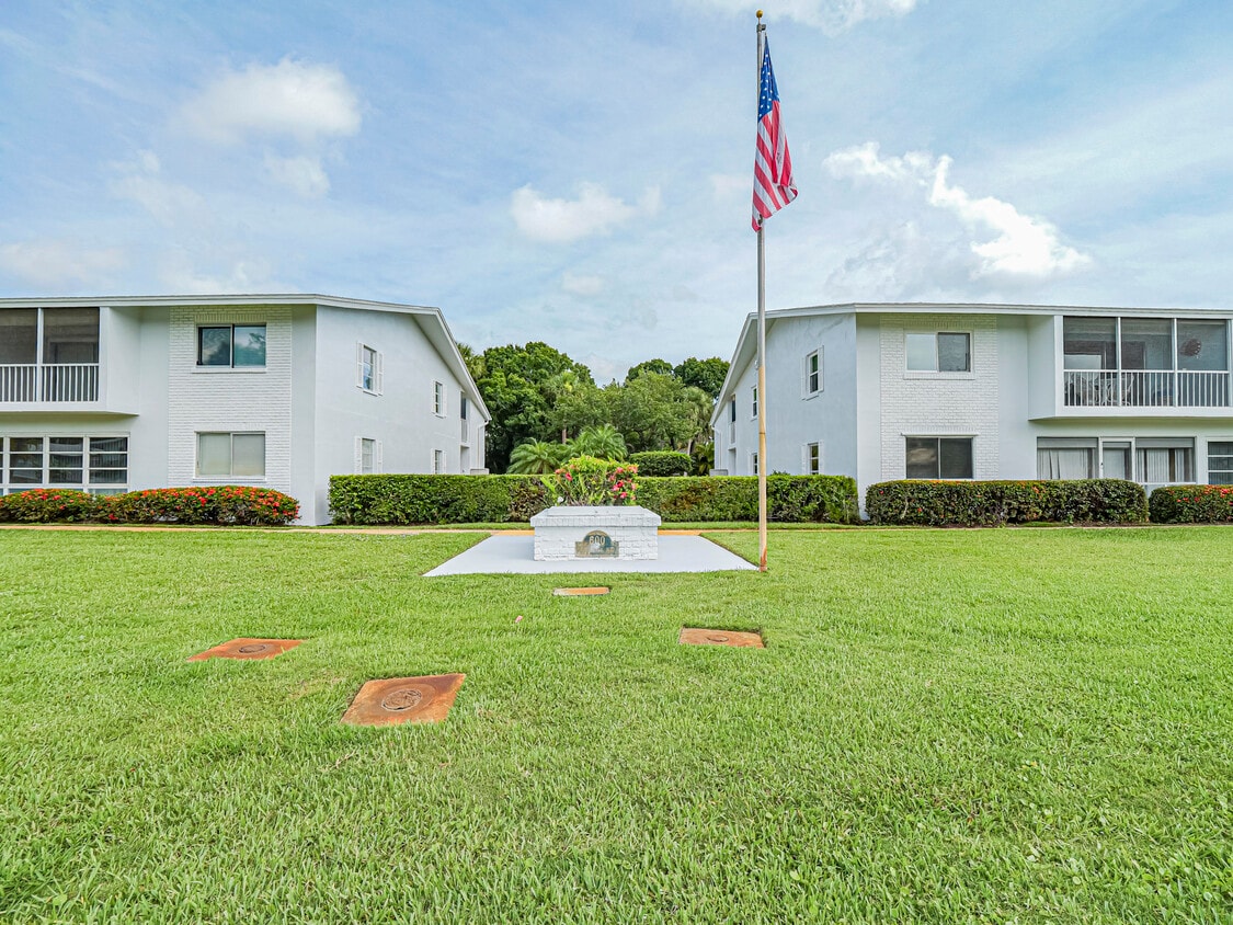 Photo - 600 Royal Palm Blvd (Vero Beach, FL)