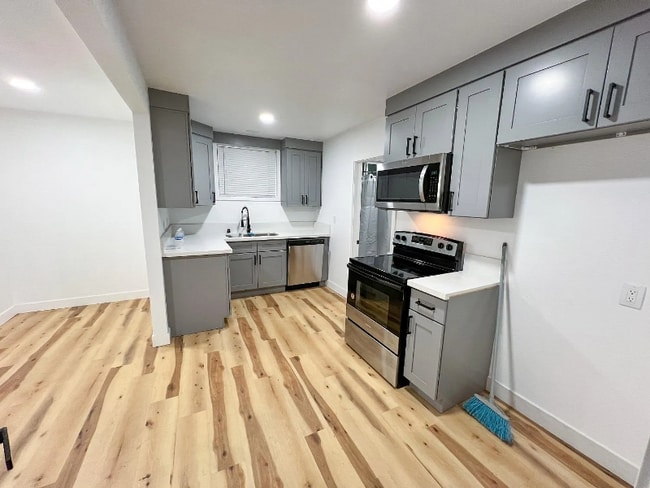Building Photo - 3096 Goldner St