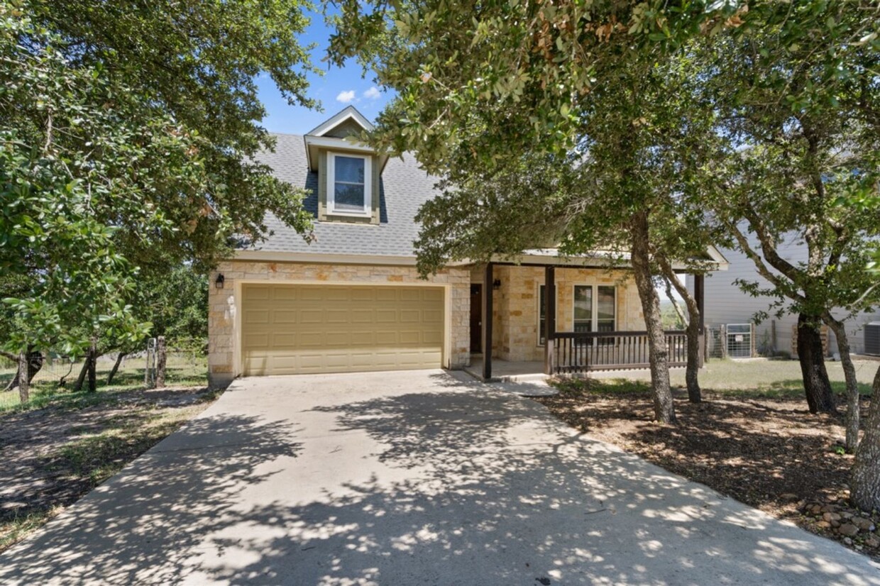 Foto principal - 17625 Panorama Dr, Dripping Springs, Texas...