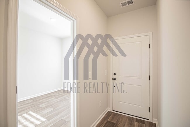 Foto del edificio - 140 River Birch Ln