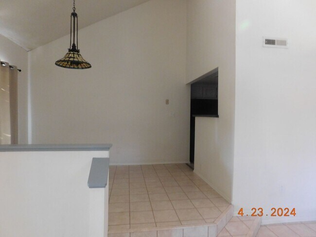 Foto del edificio - 400 Tepatitlan Ct