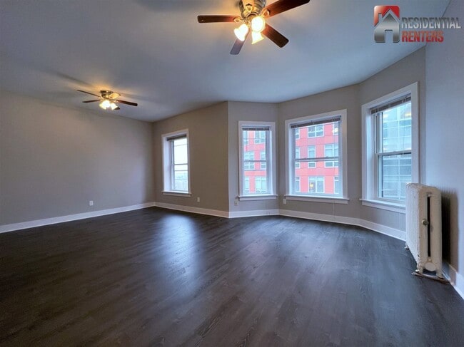 Building Photo - 1816 E Kane Plz