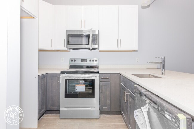 Foto del edificio - 460 Seneca Ave