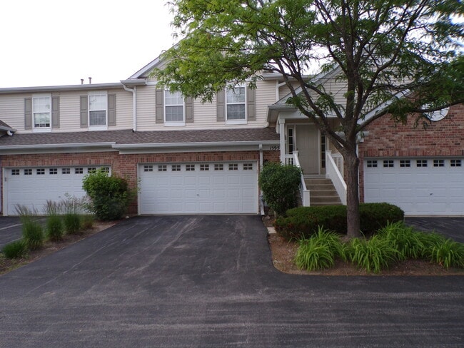 Building Photo - 1595 Millbrook Dr