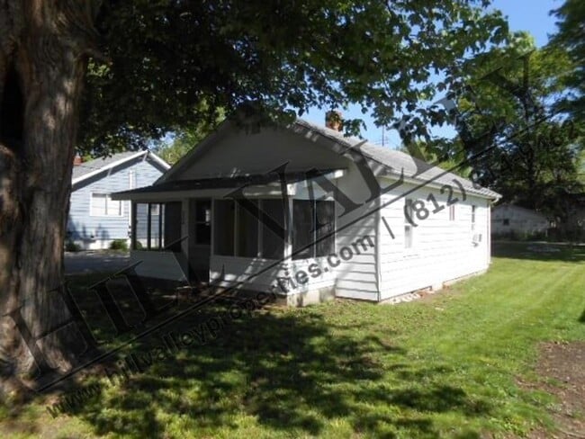 Building Photo - Two Bedroom Home in East Side Location