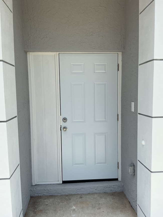 Foto del edificio - 890 NW 25th Ave