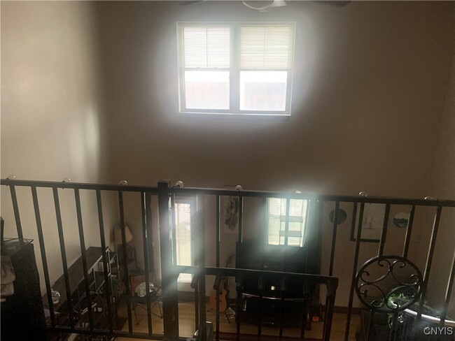Building Photo - 123 W Fayette St