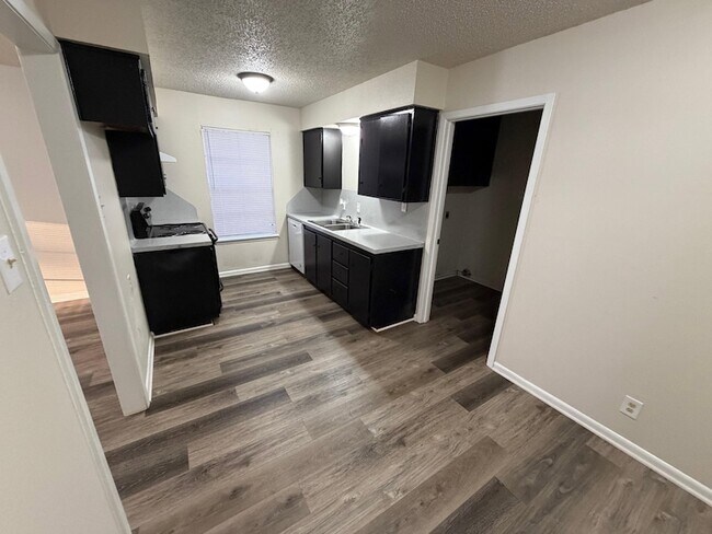 Foto del edificio - 3402B Gene Dr