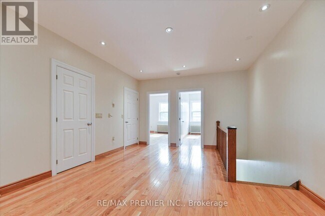 Building Photo - 1575 Bayview Ave