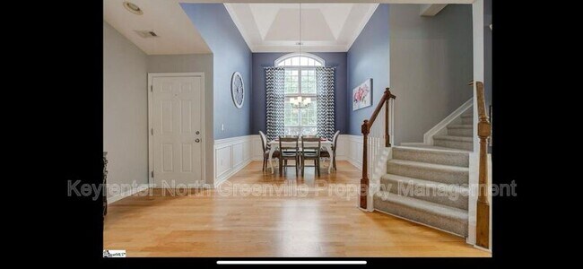 Foto del edificio - 102 Mystic Ct