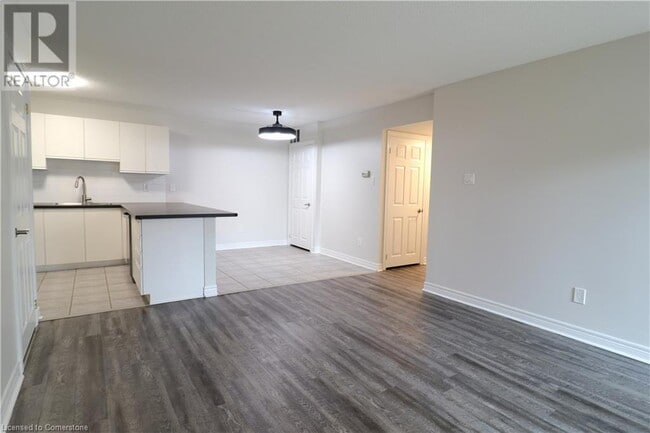 Building Photo - 4140 Foxwood Dr