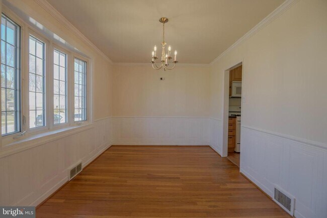 Foto del edificio - 224 Waverly Rd