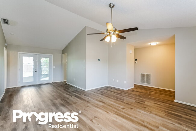 Foto del edificio - 7206 Orchid Lake Rd