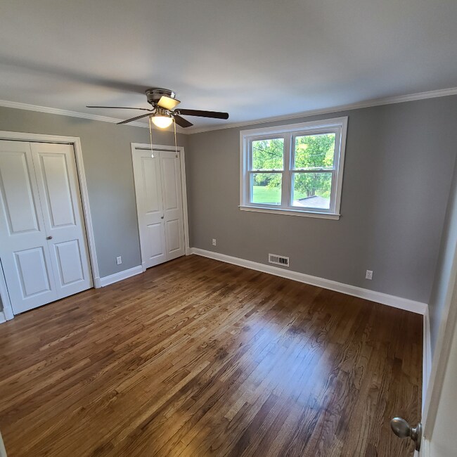Building Photo - 2308 Searles Rd