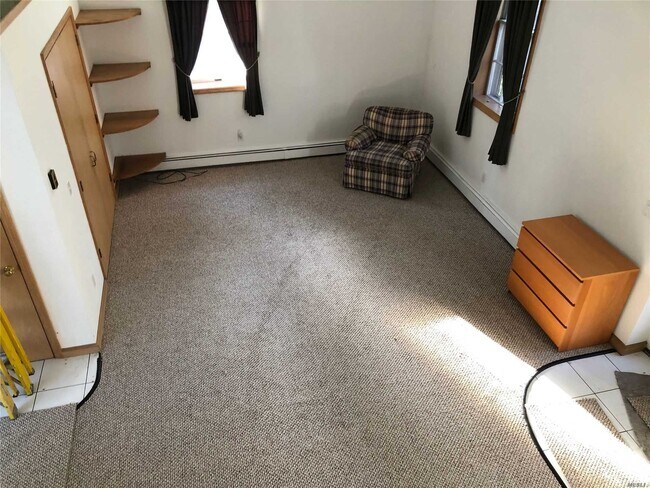 Foto del edificio - 280 River Rd