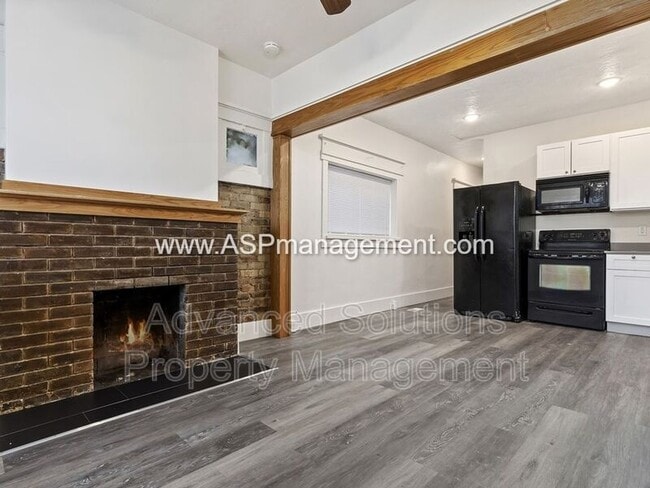 Building Photo - 567 S 800 E