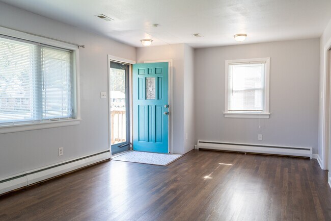 Foto del edificio - 409 Seabury Ave