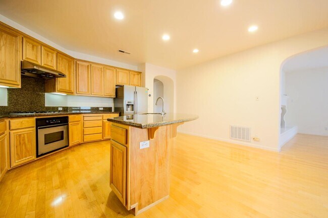 Building Photo - 3323 Bastille Ct
